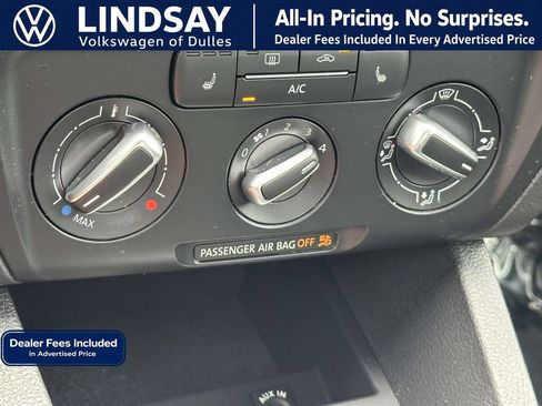 Used 2013 Volkswagen Jetta SE FWD image 17