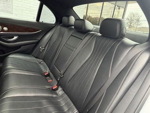 Used 2017 Mercedes-Benz E 300 4MATIC image 23
