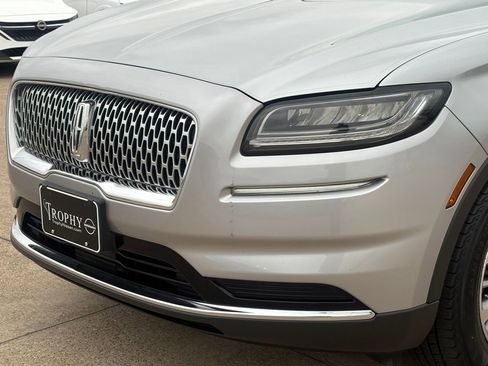 Used 2022 Lincoln Nautilus FWD w/ Premium Package image 11
