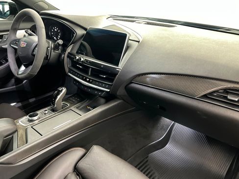 Used 2020 Cadillac CT5 V w/ Premium Package RWD image 24
