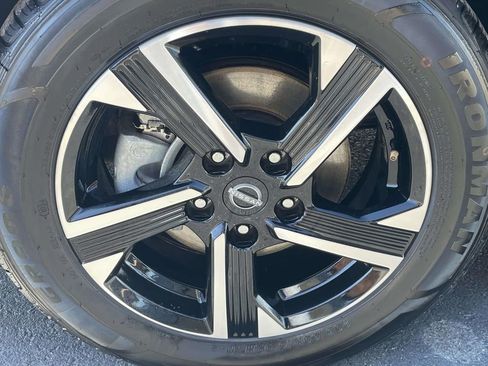 Used 2024 Nissan Sentra SV image 11