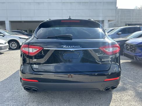 Used 2017 Maserati Levante image 5