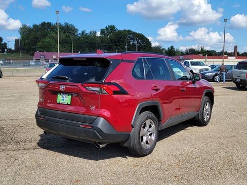 Used 2022 Toyota RAV4 XLE image 6