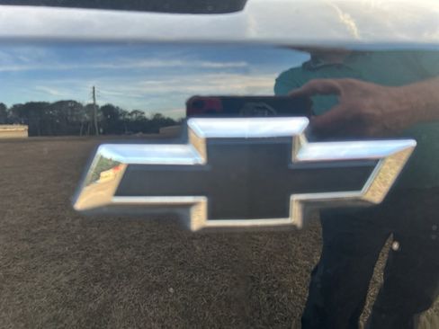 Used 2021 Chevrolet TrailBlazer RS w/ Sun and Liftgate Package image 4