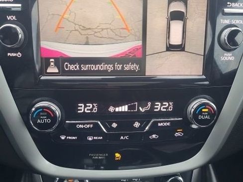 Used 2020 Nissan Murano SL image 3