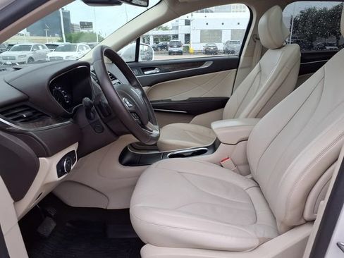 Used 2019 Lincoln MKC Reserve w/ MKC Climate Package FWD image 4