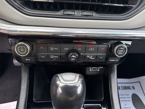 Used 2022 Jeep Compass Limited image 22