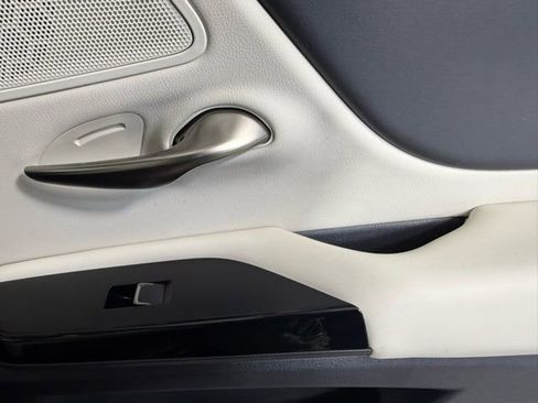 Certified 2025 Lexus ES 300h w/ Premium Package image 32