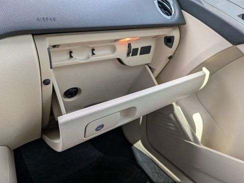 Used 2013 Volkswagen Tiguan SE image 21