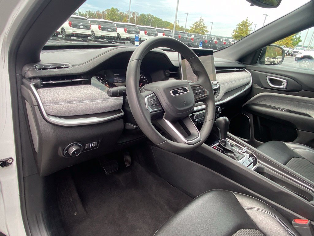 Used 2024 Jeep Compass Latitude AWD/4WD image 9