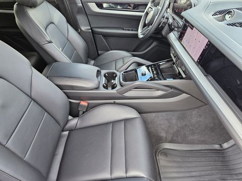 Certified 2025 Porsche Cayenne E-Hybrid image 15