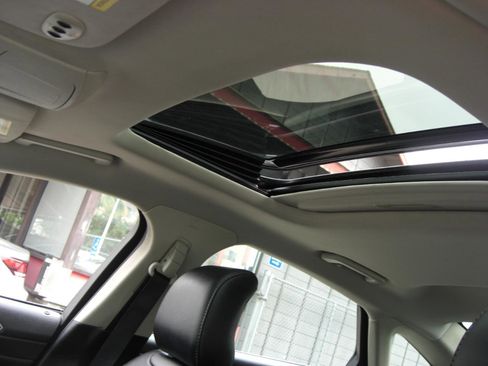 Used 2019 Ford Fusion SEL FWD image 8