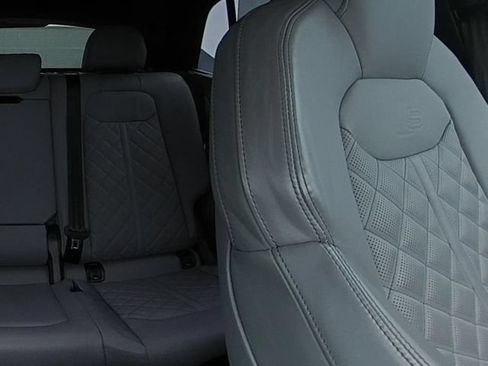 Used 2024 Audi SQ8 Prestige w/ Prestige Package AWD/4WD image 25
