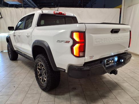Used 2025 Chevrolet Colorado ZR2 w/ Technology Package AWD/4WD image 7
