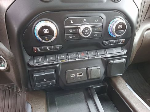 Used 2021 GMC Sierra 3500 Denali w/ Technology Package image 16