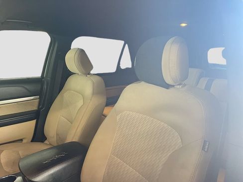 Used 2017 Ford Explorer FWD image 19