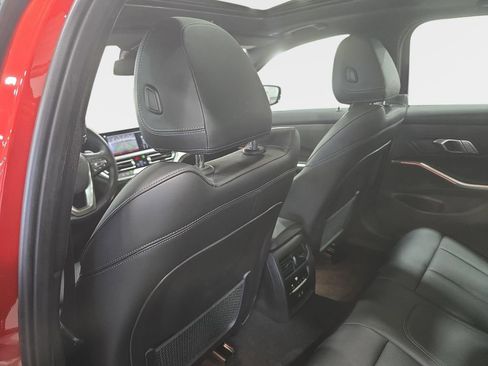 Certified 2022 BMW 330i Sedan w/ Driving Assistance Package image 11