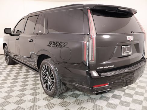 Used 2025 Cadillac Escalade ESV Sport Platinum w/ LPO, Floor Liner Package AWD/4WD image 26
