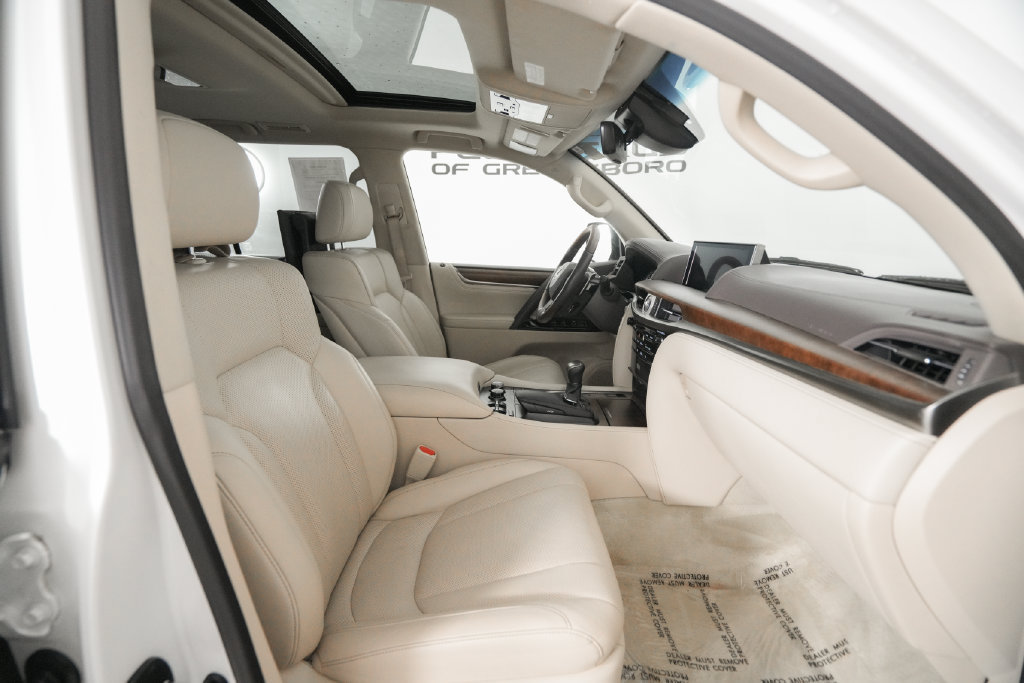 Used 2018 Lexus LX 570 4WD w/ Luxury Package image 19