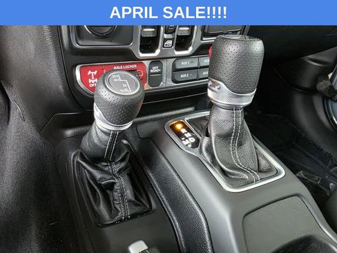 Used 2025 Jeep Gladiator Mojave w/ Convenience Group image 27