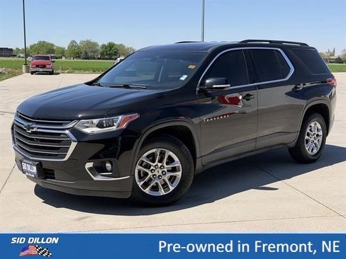Certified 2020 Chevrolet Traverse LT w/ Driver Confidence II Package AWD/4WD image 1