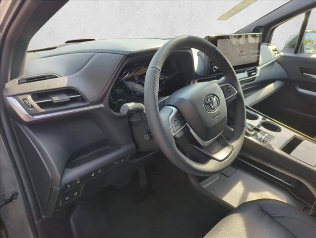 Used 2026 Toyota Sienna Platinum AWD/4WD image 15