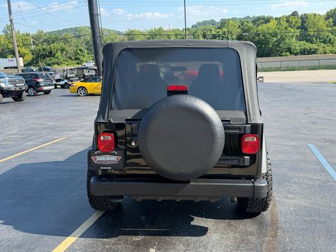 Used 2005 Jeep Wrangler X AWD/4WD image 4