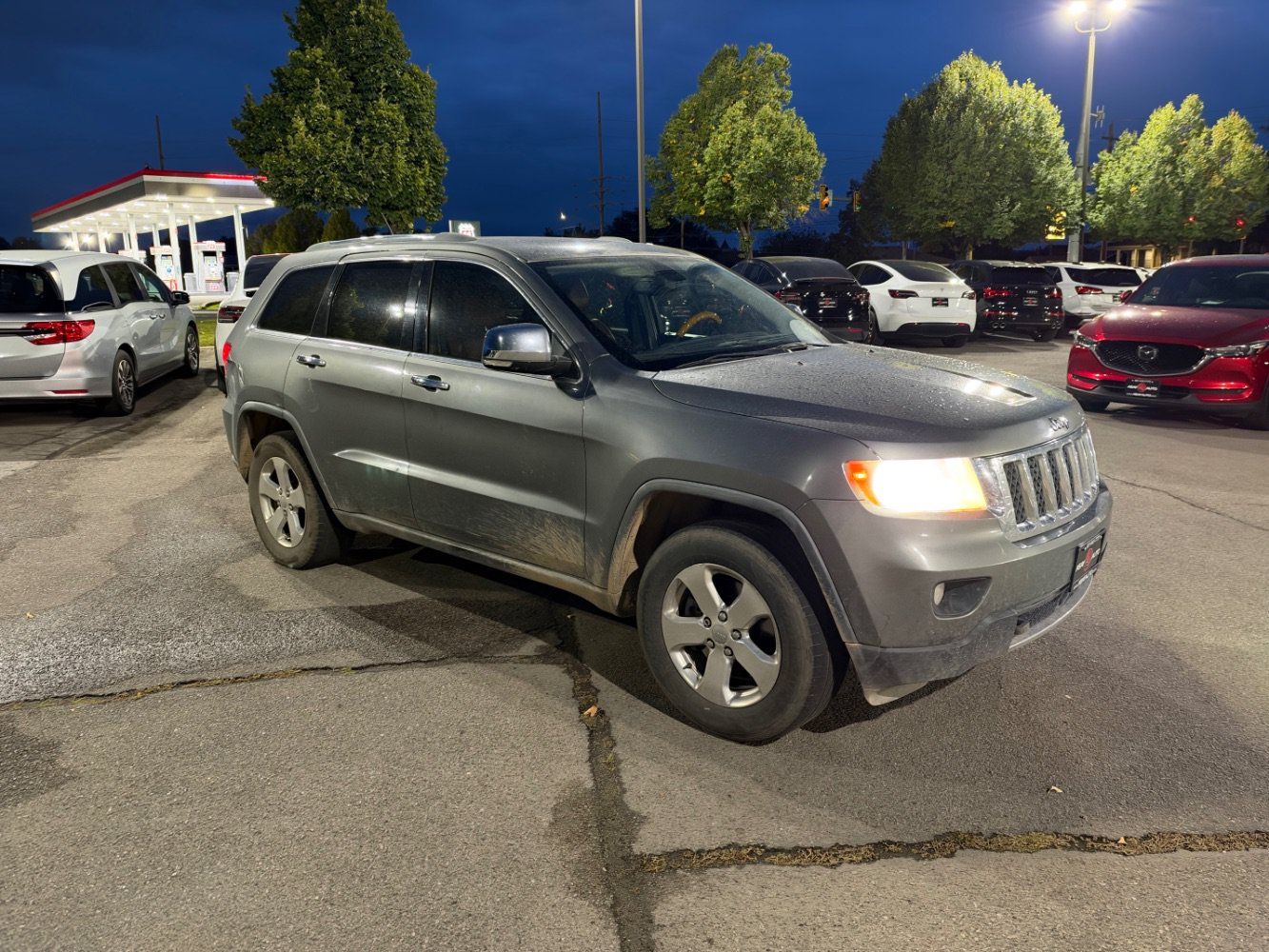 Used 2012 Jeep Grand Cherokee Overland AWD/4WD image 7