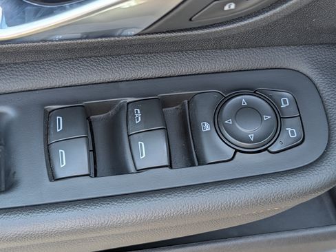 Used 2021 GMC Terrain SLE w/ Driver Convenience Package AWD/4WD image 19