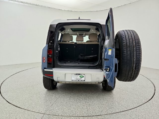 Used 2023 Land Rover Defender 110 S AWD/4WD image 27