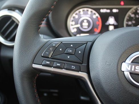 New 2025 Nissan Versa SR w/ Trunk Package image 10