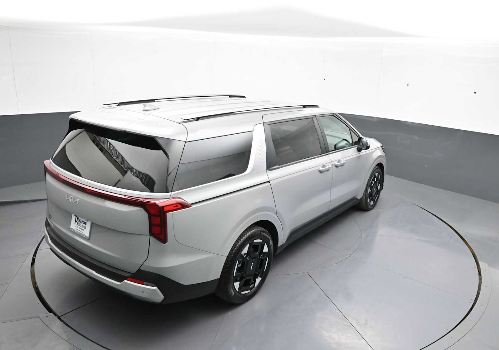 Used 2025 Kia Carnival EX FWD image 39