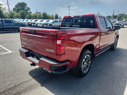 Used 2025 Chevrolet Silverado 1500 High Country AWD/4WD image 3