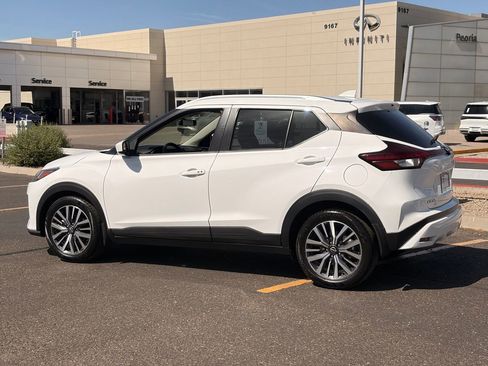 Certified 2023 Nissan Kicks SV FWD image 4