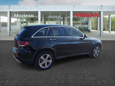 Used 2022 Mercedes-Benz GLC 300 image 4