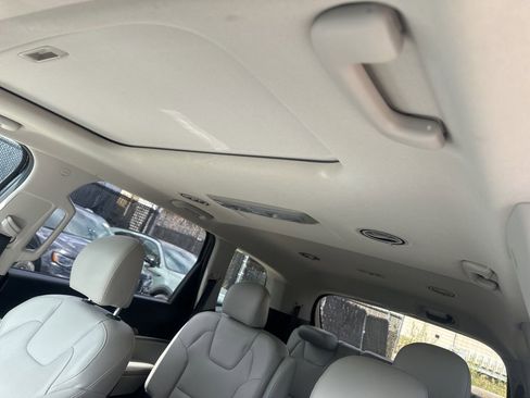 Used 2021 Kia Telluride S image 13