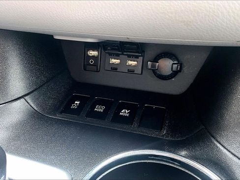 Used 2019 Toyota Highlander Limited image 32