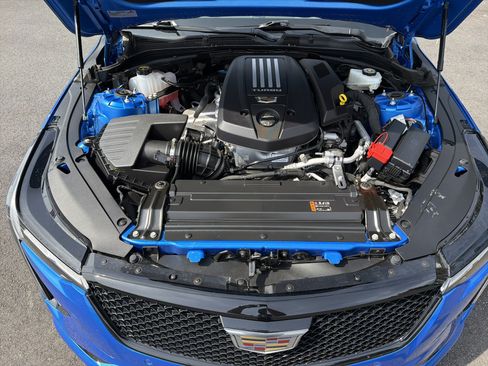 Used 2025 Cadillac CT4 V w/ Technology Package RWD image 34
