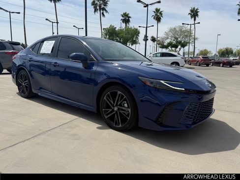 Used 2025 Toyota Camry XSE image 9