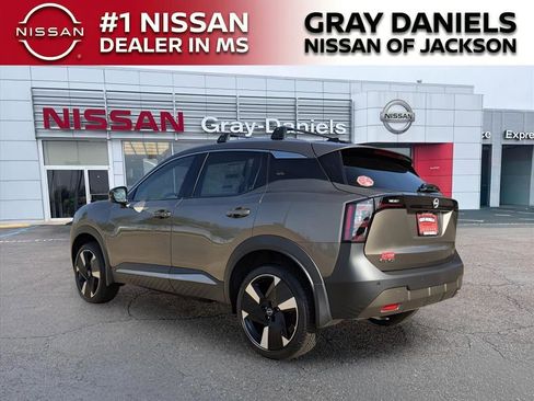 New 2026 Nissan Kicks SR FWD image 3
