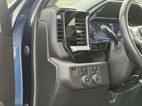 Used 2022 Chevrolet Silverado 1500 LT AWD/4WD image 12