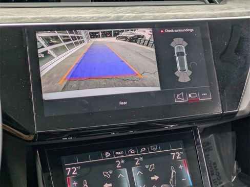 Used 2024 Audi Q8 e-tron Premium image 13