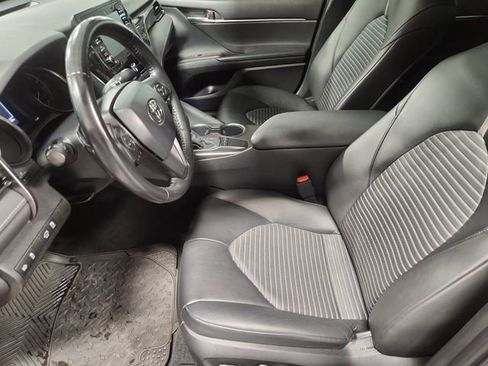 Used 2022 Toyota Camry SE w/ Convenience Package FWD image 18