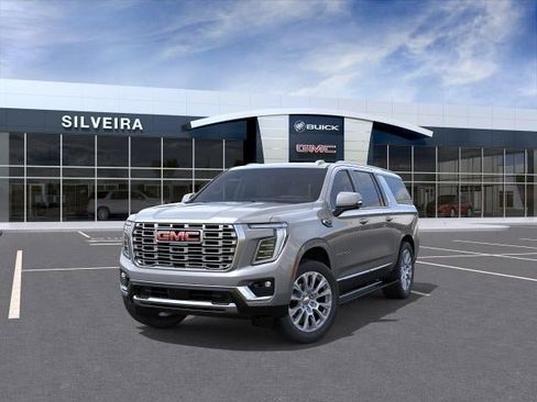 New 2026 GMC Yukon XL Denali w/ Denali Reserve Package AWD/4WD image 8