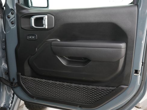 Used 2024 Jeep Wrangler Unlimited Sport AWD/4WD image 11