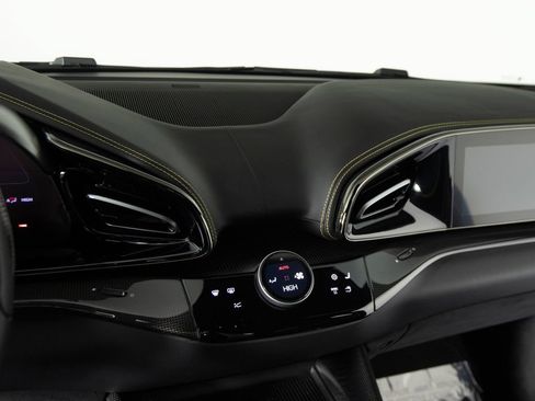 Used 2025 Ferrari Purosangue AWD/4WD image 19