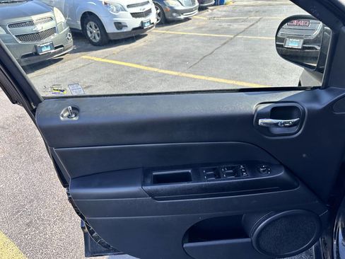 Used 2017 Jeep Compass 75th Anniversary w/ Power Value Group image 15