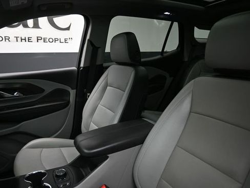 Used 2022 GMC Terrain SLT FWD image 16