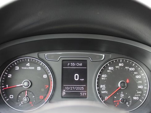 Used 2018 Audi Q3 2.0T Premium image 30