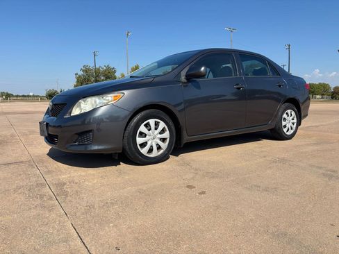 Used 2010 Toyota Corolla FWD image 2